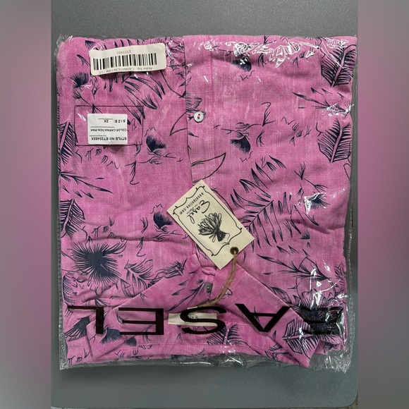 Women’s Easel button up Hawaiian shirt. Pink and blue size 2X. - Picture 5 of 6